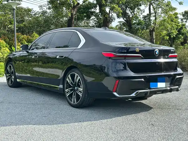 BMW 7 Series 2024