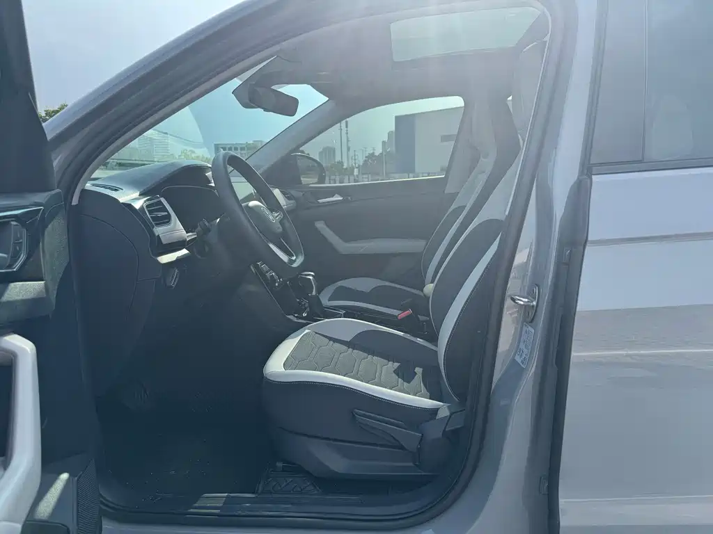 Volkswagen Tharu 2025