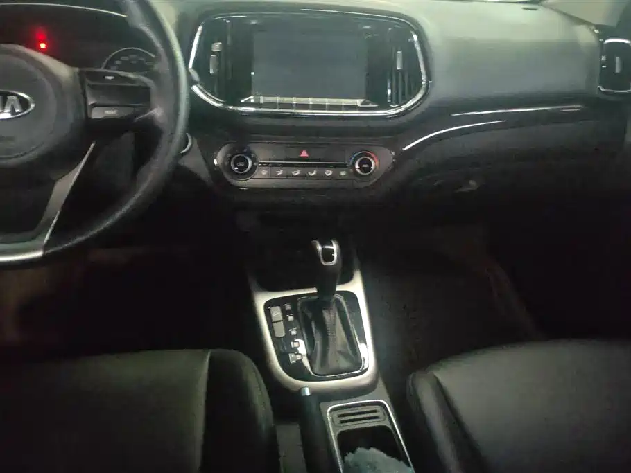 Kia KX3 2017 — фото 13
