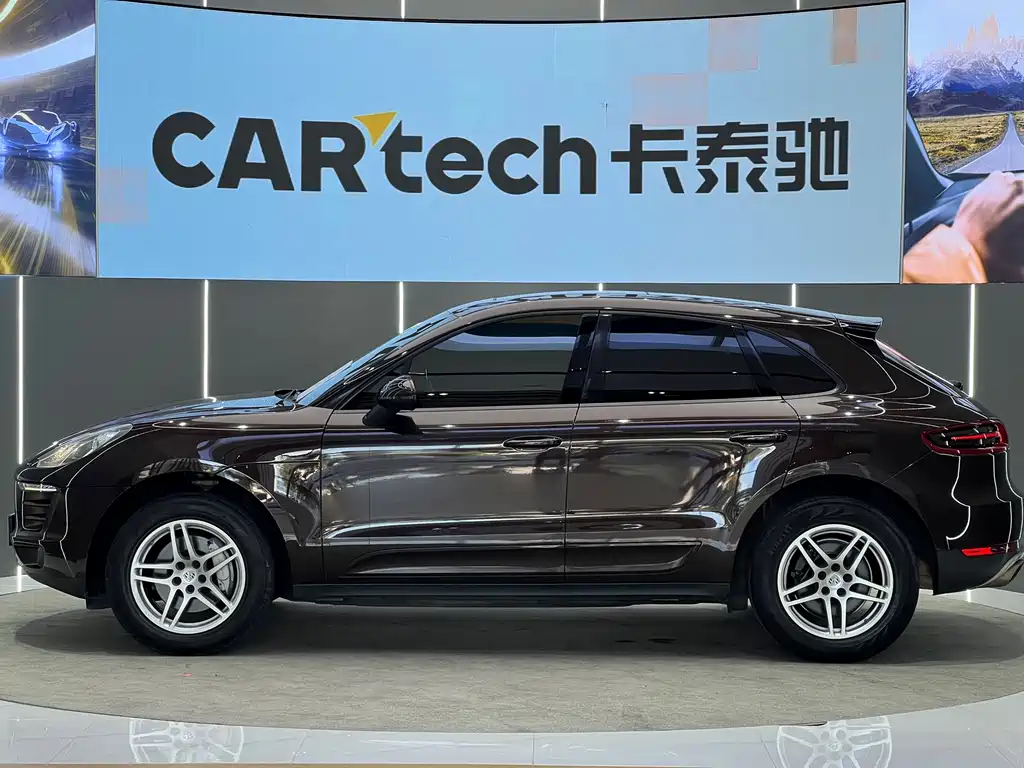 Porsche Macan 2018 — фото 12