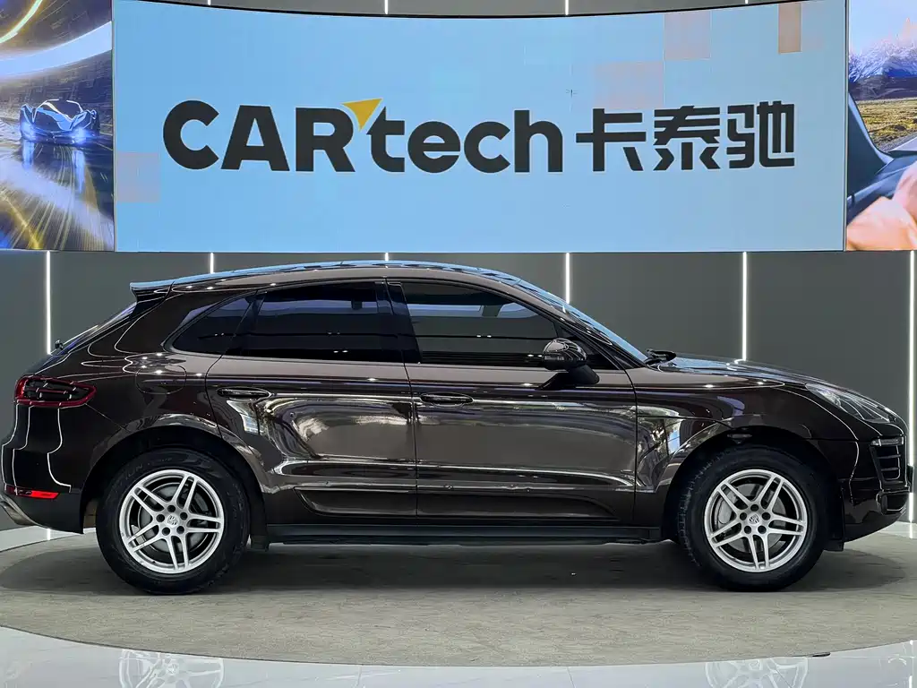 Porsche Macan 2018 — фото 11