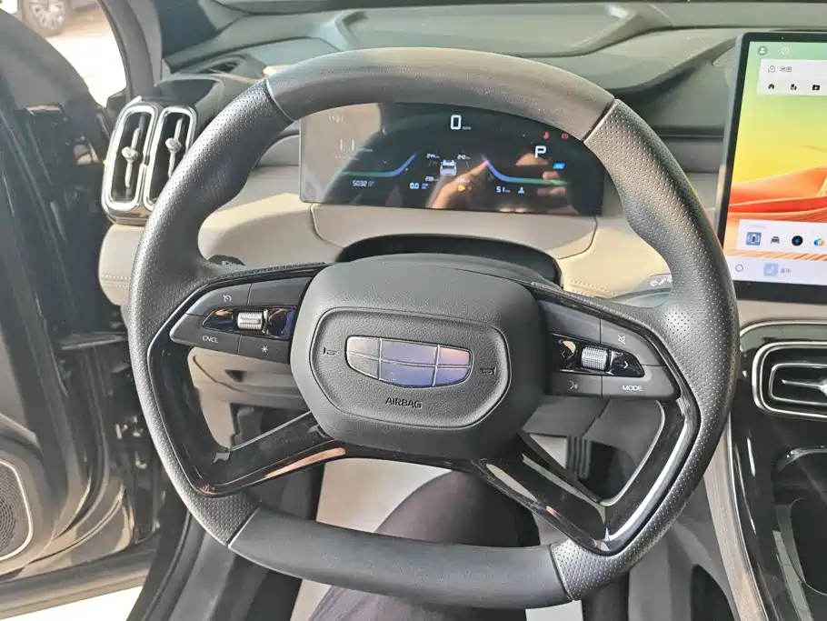 Geely Boyue L 2025 — фото 15