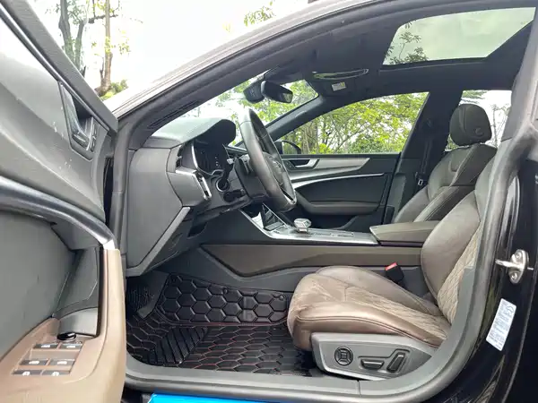 Audi A7L 2022