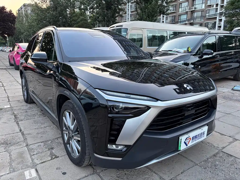 NIO ES8 2022