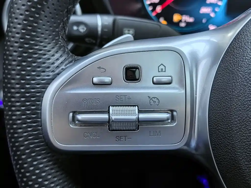 Mercedes-Benz C-Class 2020 — фото 19