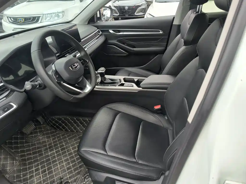 Geely Emgrand 2021
