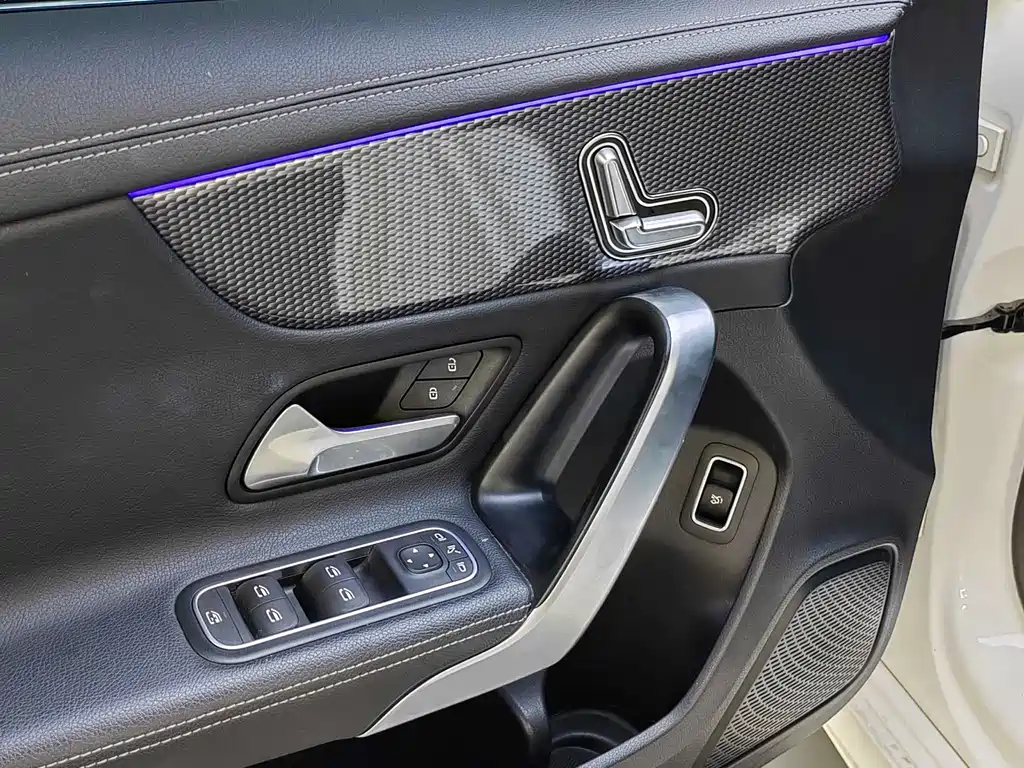 Mercedes-Benz A-Class 2022 — фото 12
