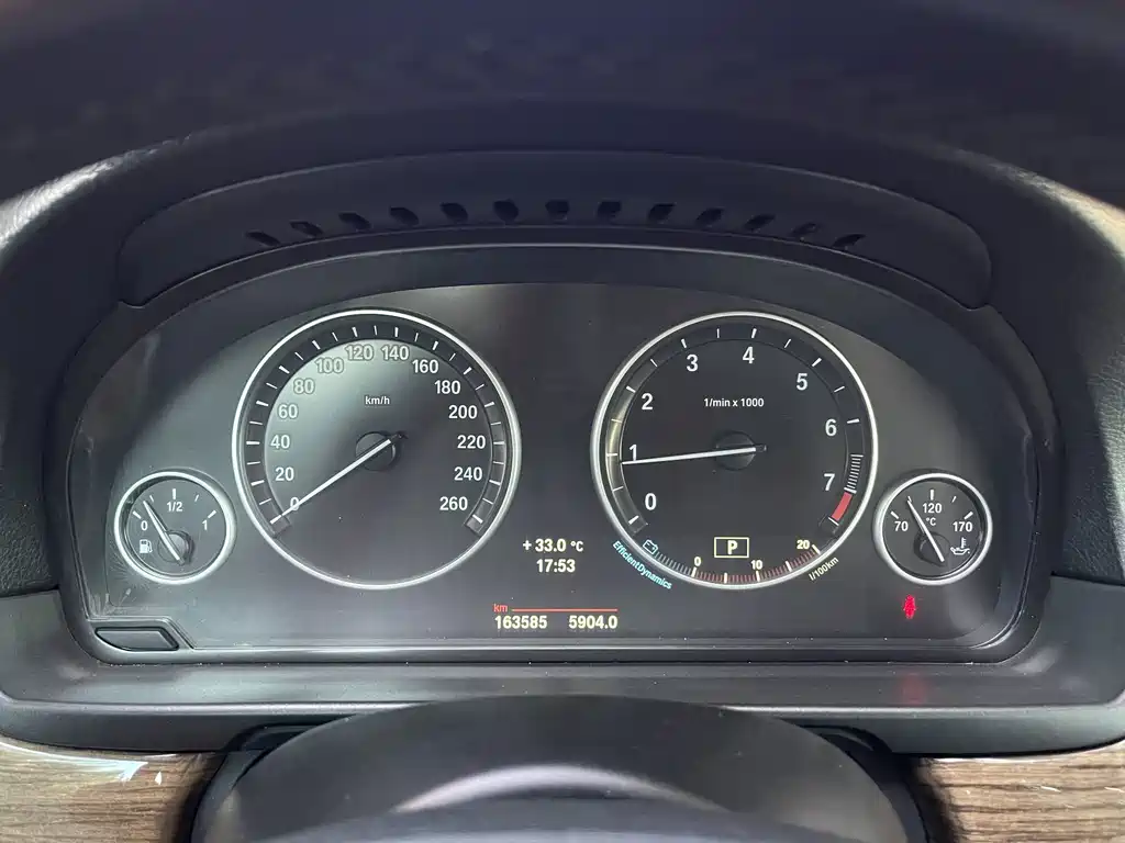 BMW 5 Series 2014 — фото 12