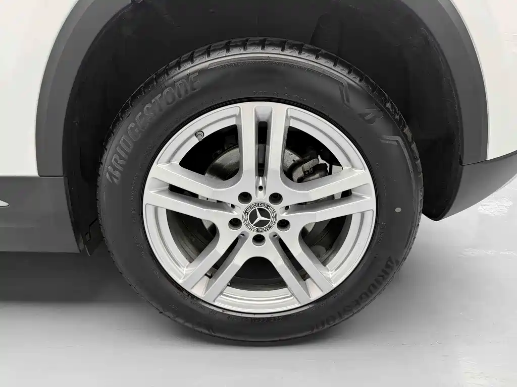 Mercedes-Benz GLA 2023
