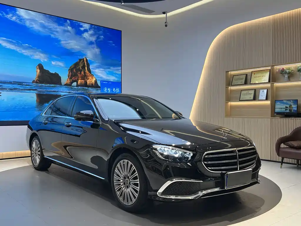 Mercedes-Benz E-Class 2023 — фото 2