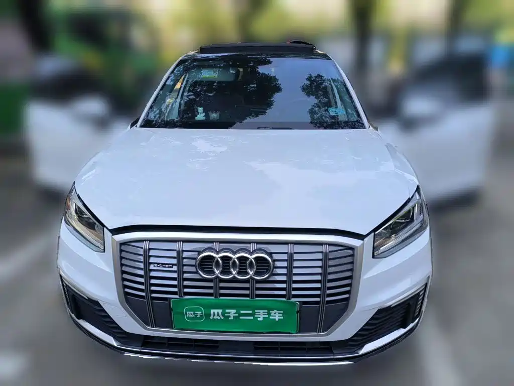Audi Q2L E-Tron 2021 — фото 24