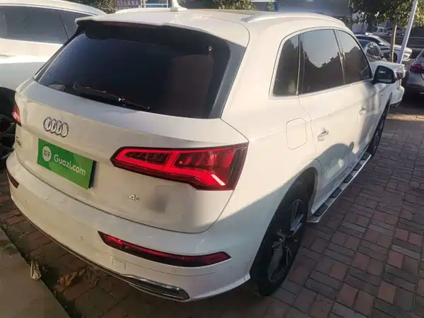 Audi Q5L 2020