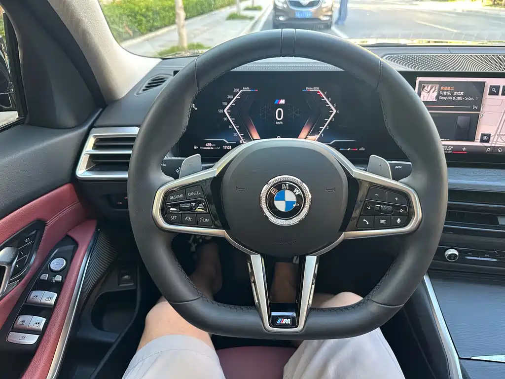 BMW 3 Series 2025 — фото 10