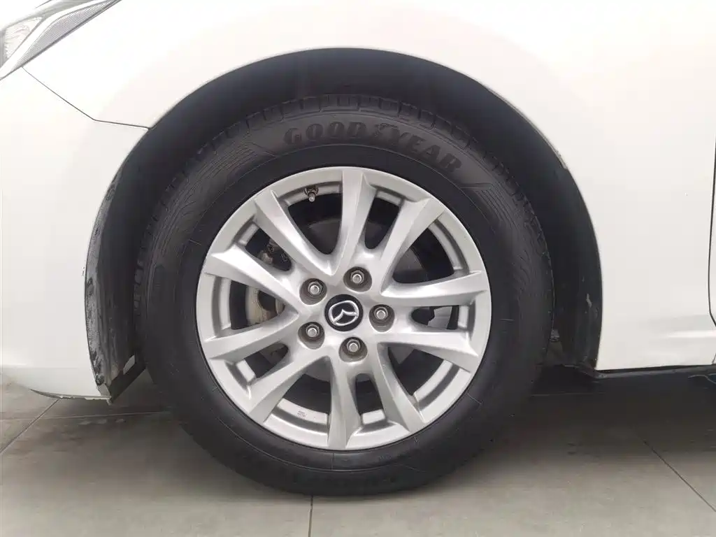 Mazda 3 Axela 2016 — фото 17