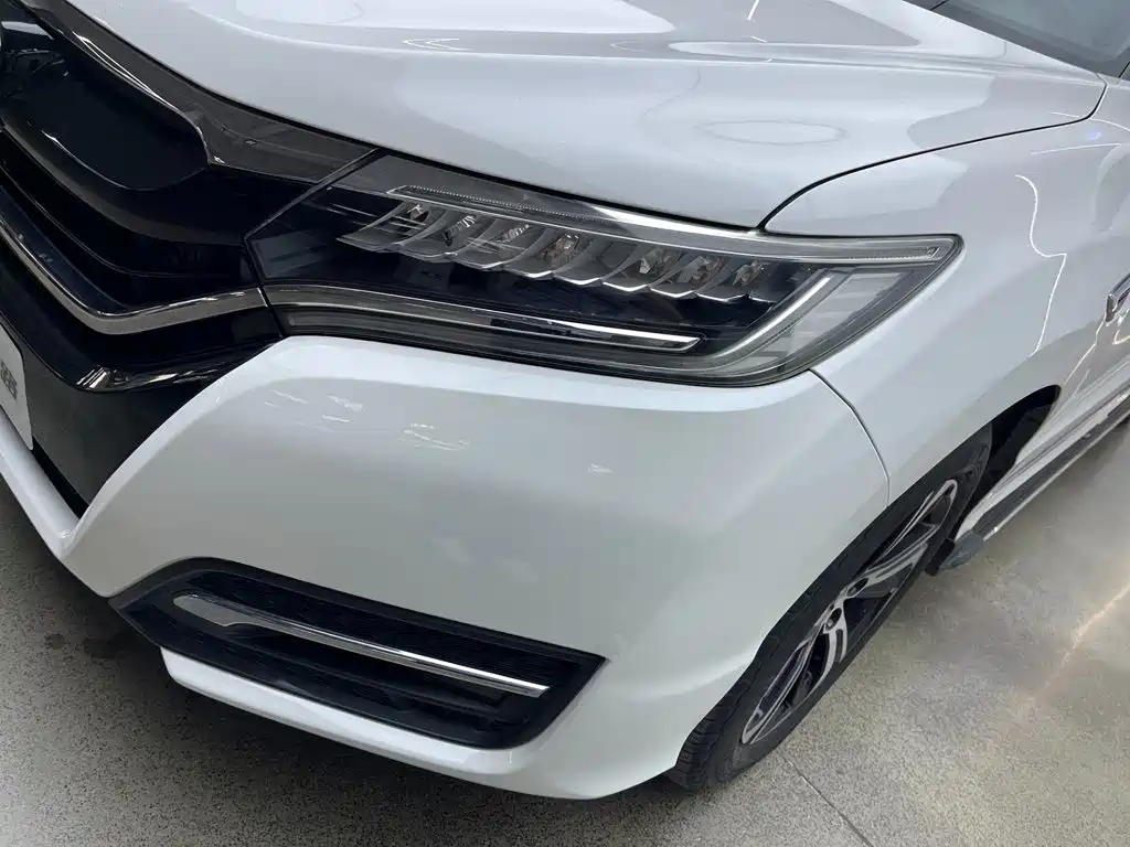 Honda UR-V 2017 — фото 32