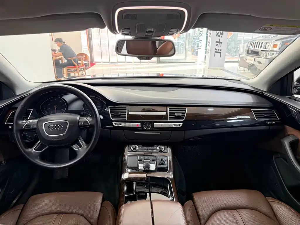 Audi A8 2016 — фото 12