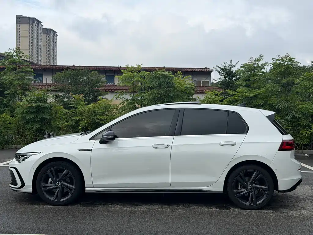 Volkswagen Golf 2021