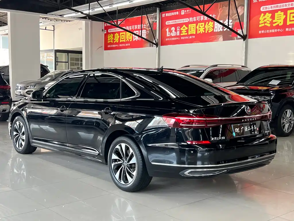 Volkswagen Passat 2023 — фото 6