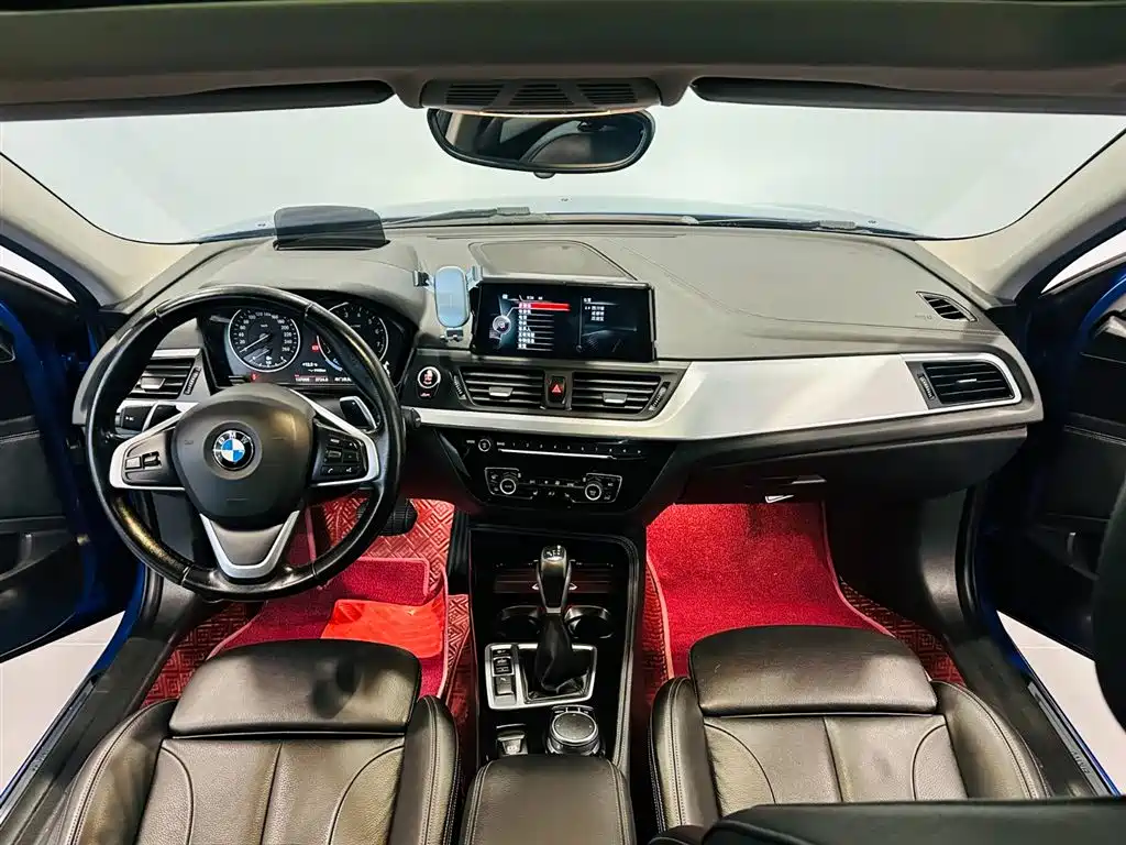 BMW 1 Series 2018 — фото 7