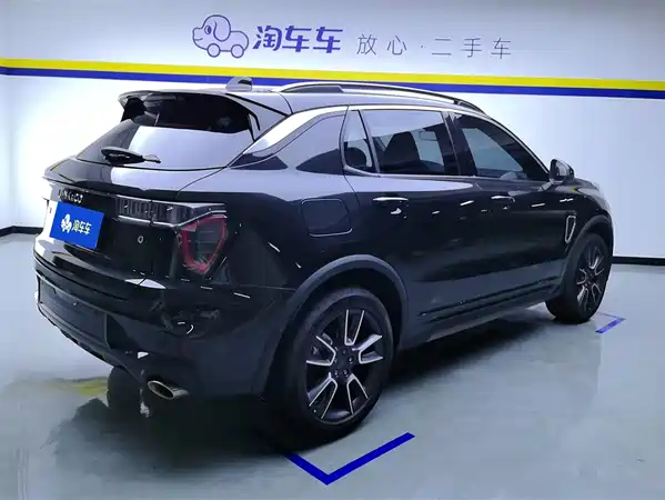 Lynk & Co 01 2022