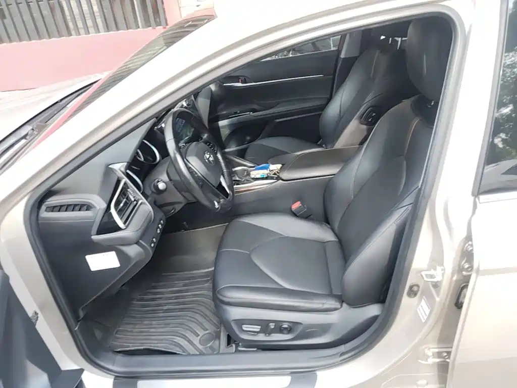 Toyota Camry 2019 — фото 15