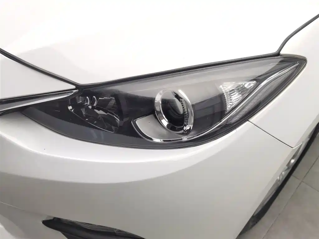 Mazda 3 Axela 2016
