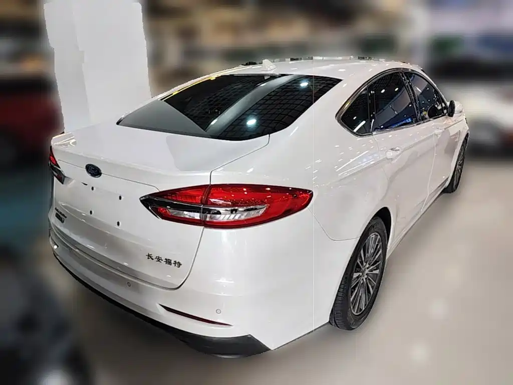 Ford Mondeo New Energy 2019 — фото 10