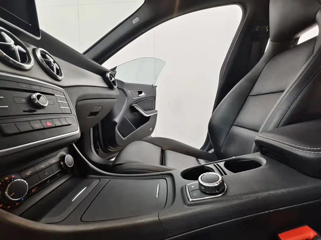 Mercedes-Benz CLA 2016 — фото 12