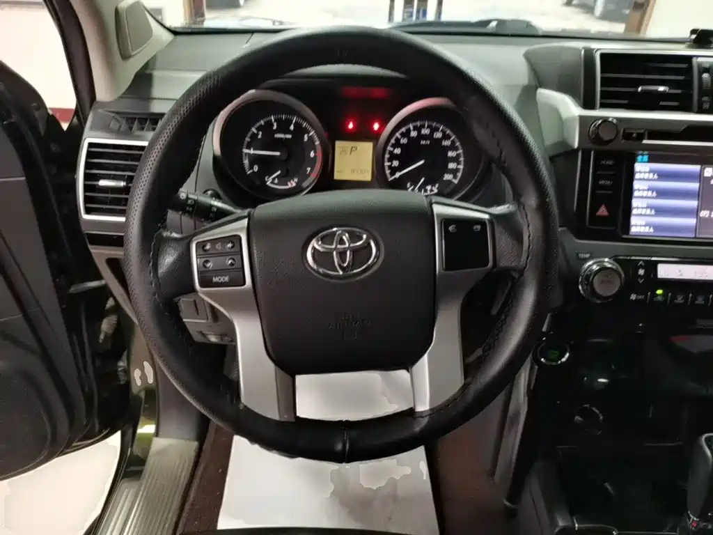 Toyota Prado 2017 — фото 11