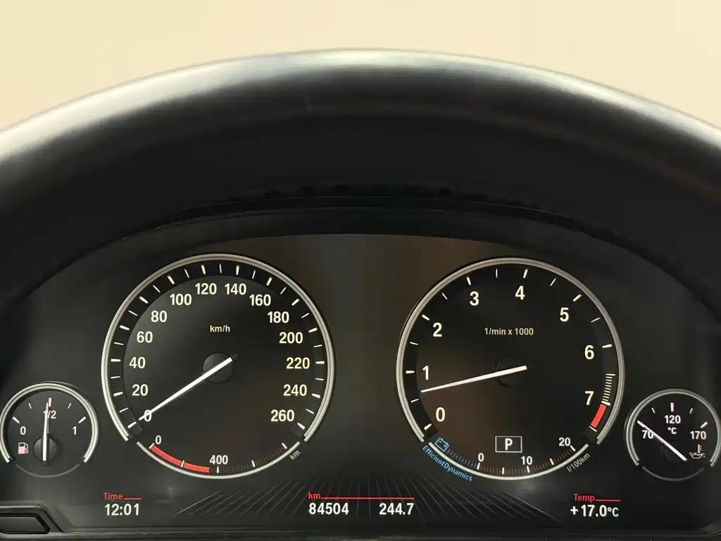 BMW X6 2015 — фото 11