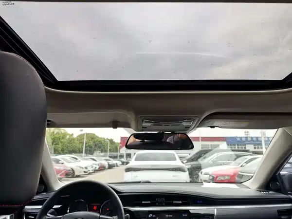 Toyota Corolla 2015