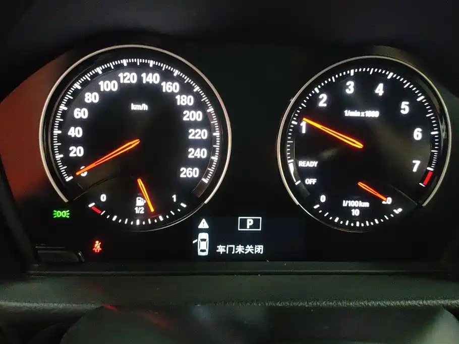 BMW 1 Series 2019 — фото 14