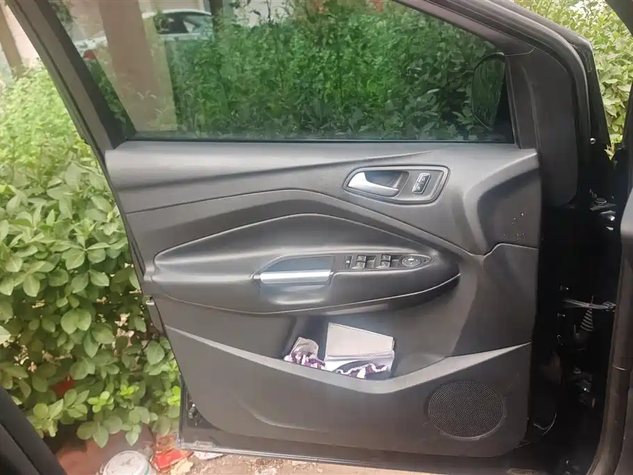 Ford Kuga 2014