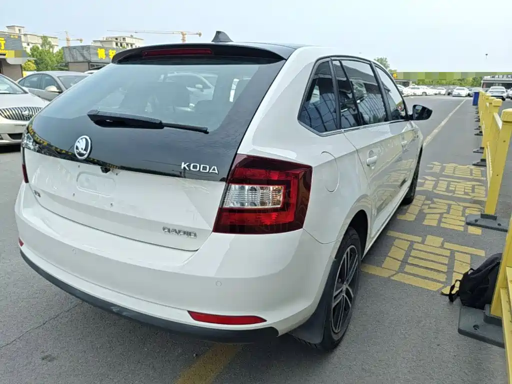 Skoda Rapid Spaceback 2015