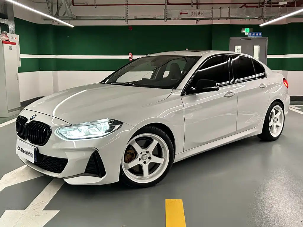 BMW 1 Series 2022 — фото 15