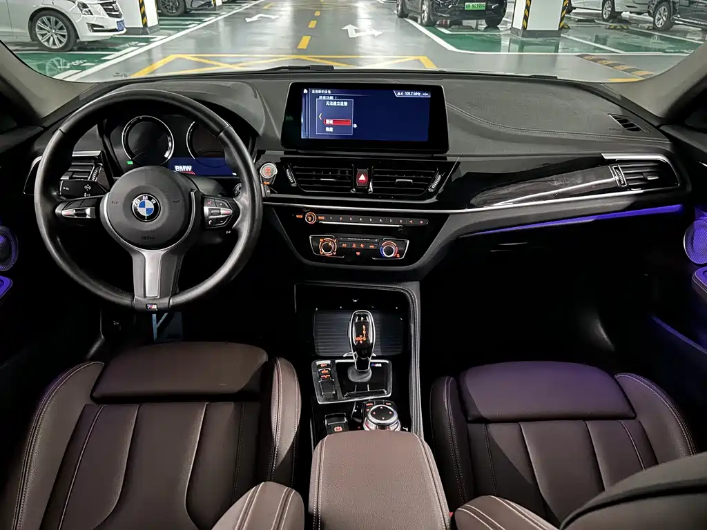 BMW 1 Series 2022 — фото 10