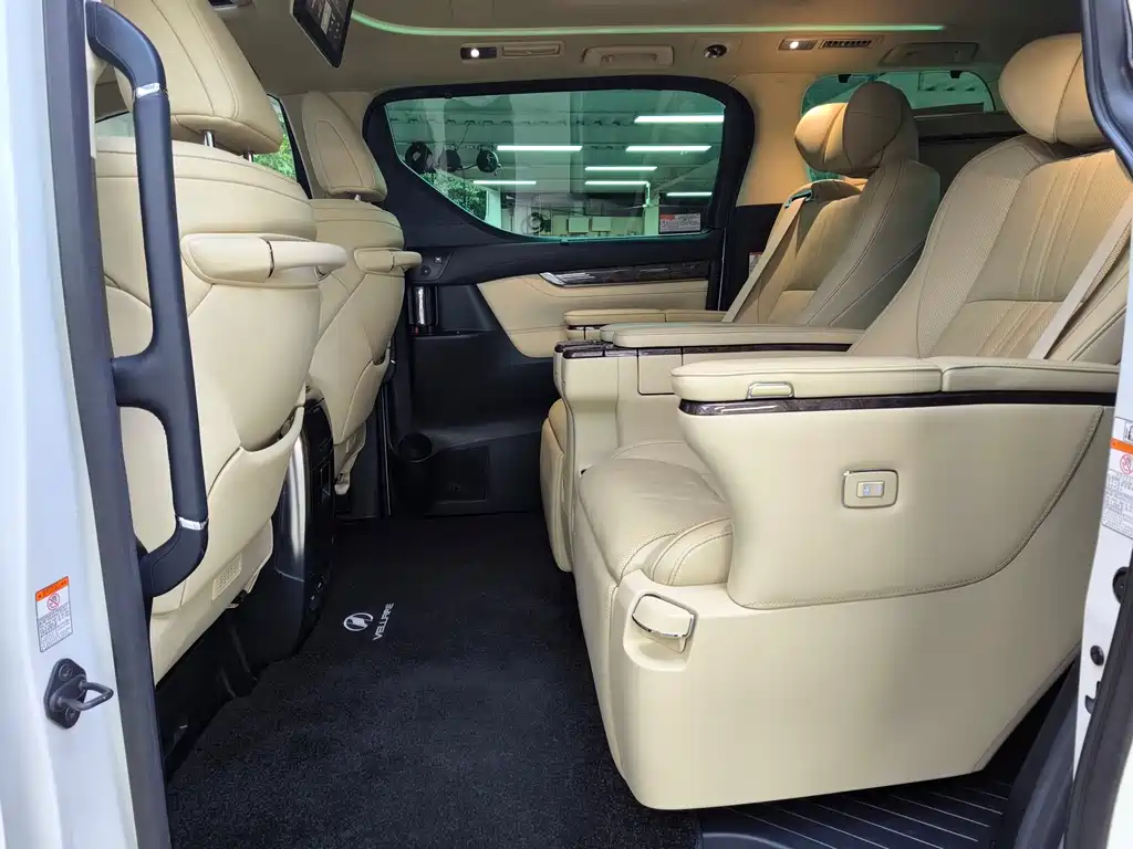 Toyota Vellfire 2020 — фото 12