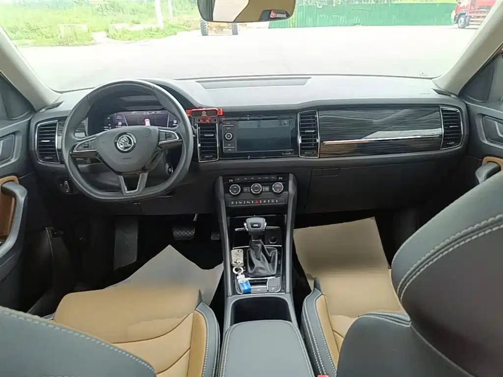 Skoda Kodiaq GT 2021 — фото 10