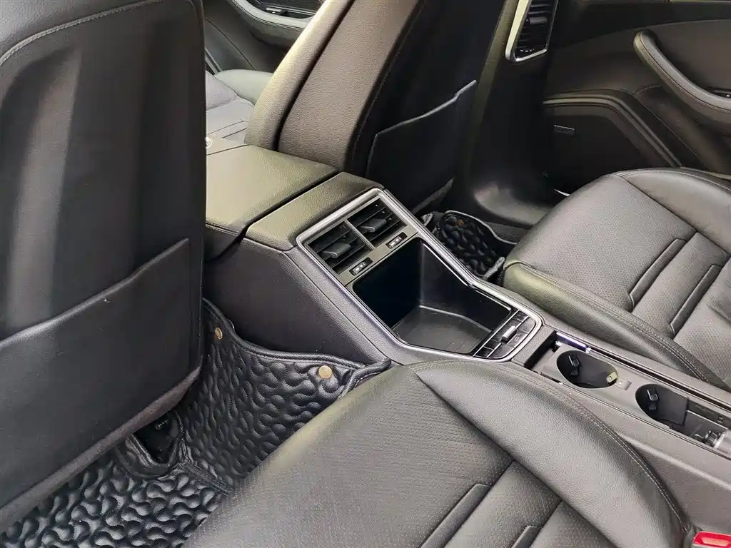 Porsche Panamera 2018 — фото 9