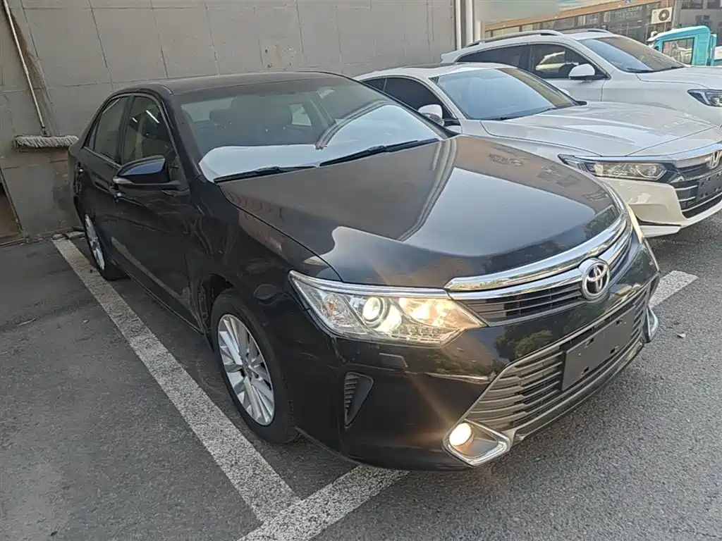 Toyota Camry 2016 — фото 4