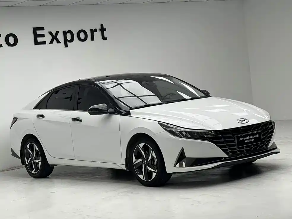 Hyundai Elantra 2022 — фото 16
