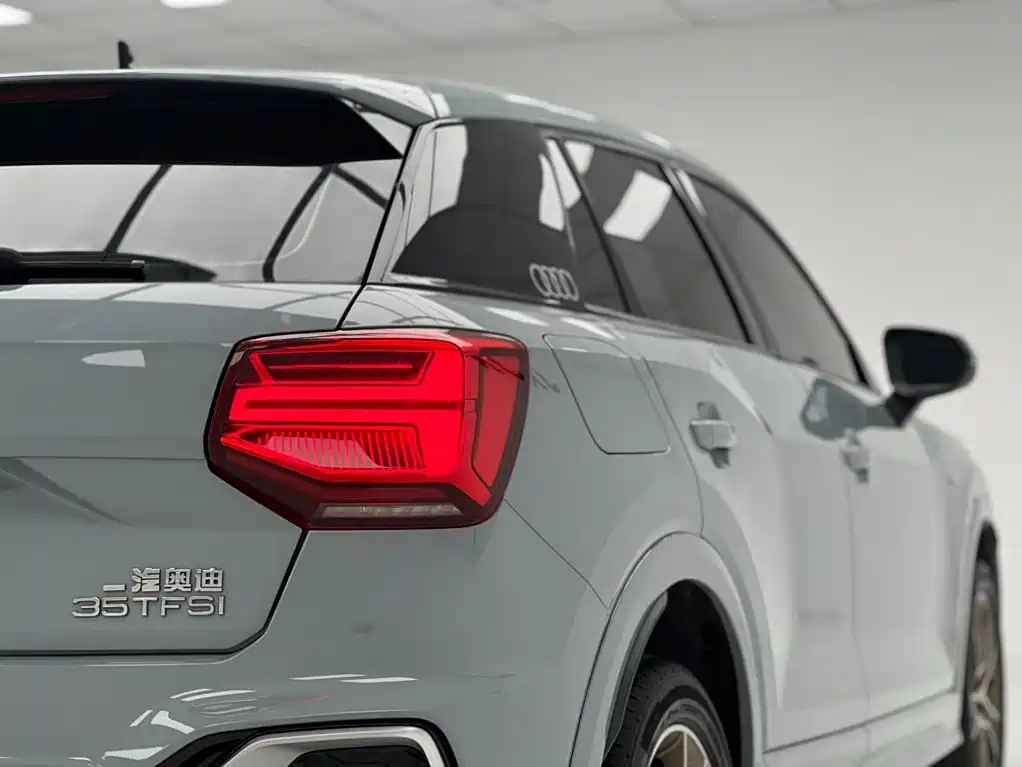 Audi Q2L 2022 — фото 17