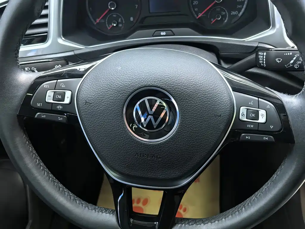 Volkswagen T-Roc 2021 — фото 14