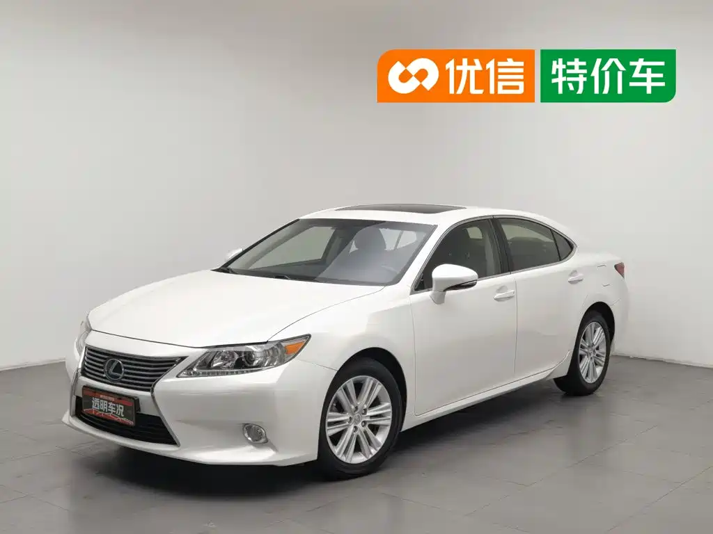 Lexus ES 2015 — фото 1