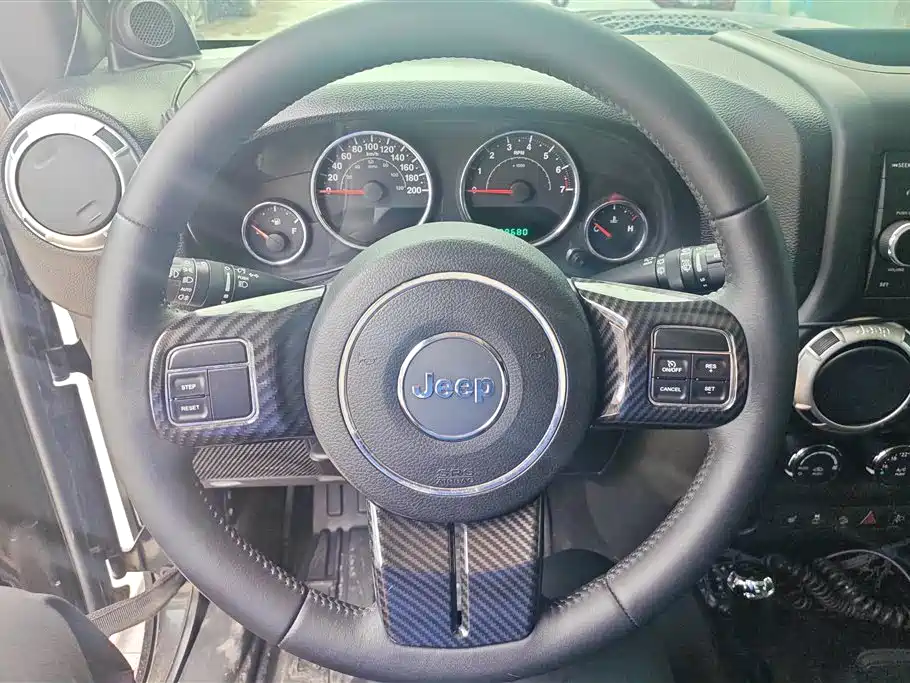 Jeep Wrangler 2013 — фото 15