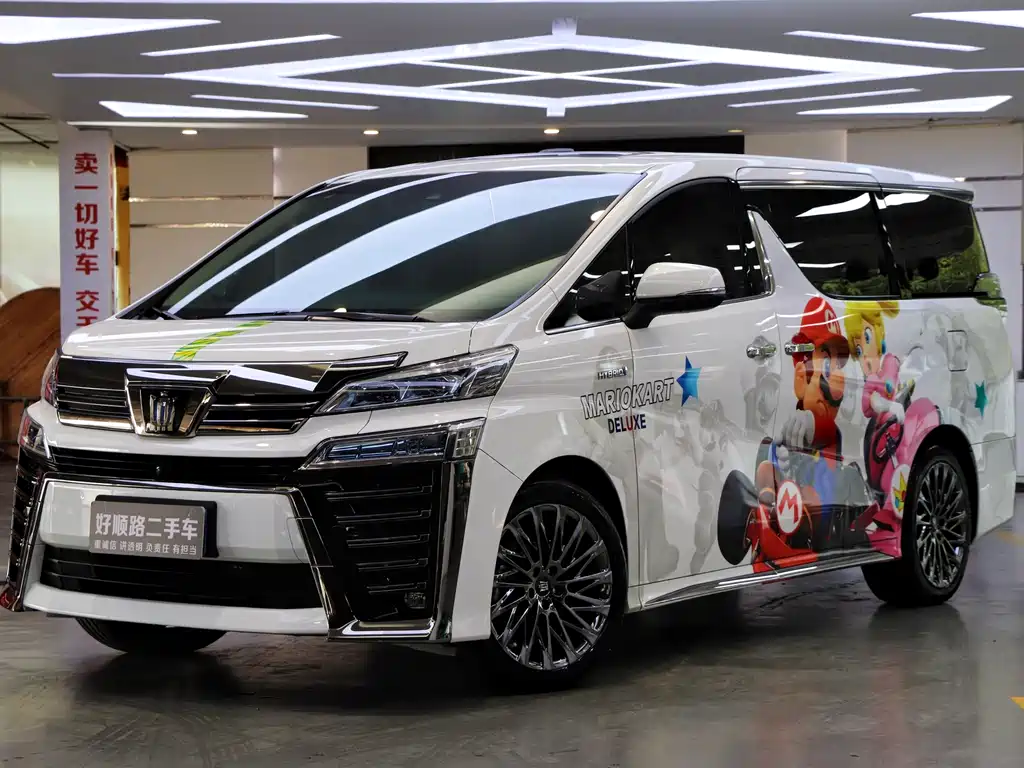 Toyota Vellfire 2022 — фото 1
