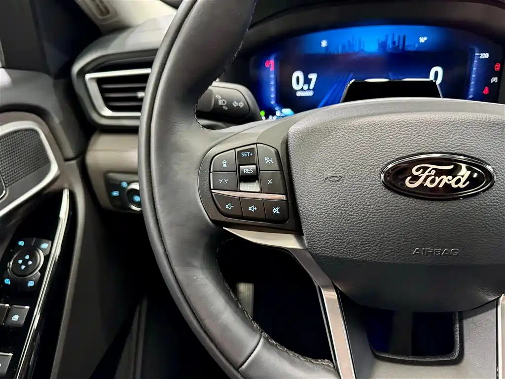 Ford Explorer 2025 — фото 29