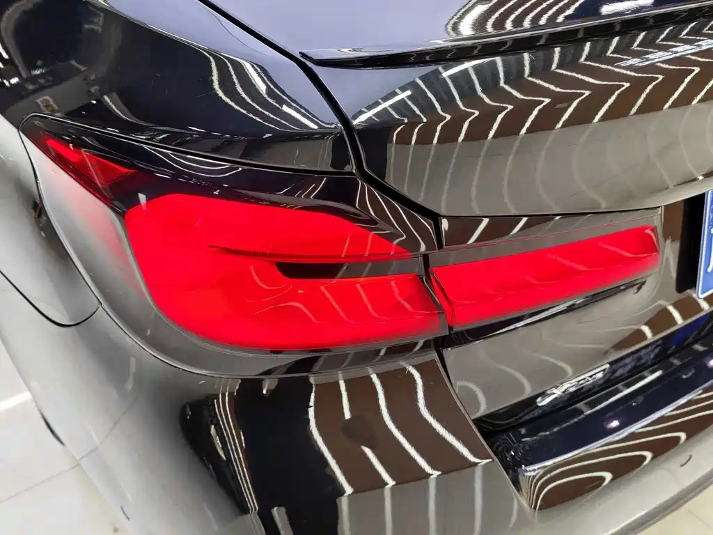 BMW 5 Series 2023 — фото 15