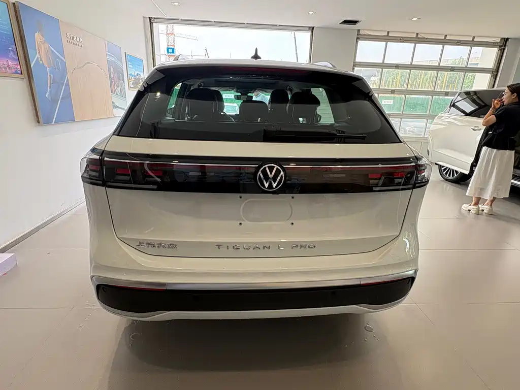 Volkswagen Tiguan L 2026 — фото 17