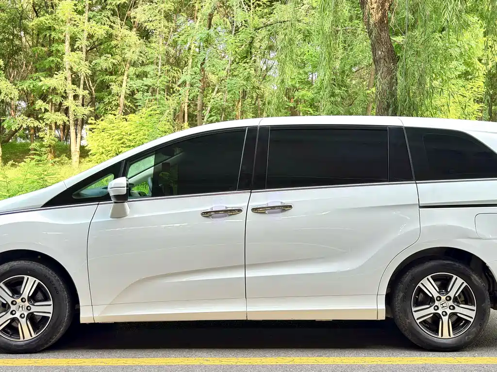 Honda Odyssey 2018 — фото 3